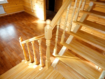 Деревянная лестница 004