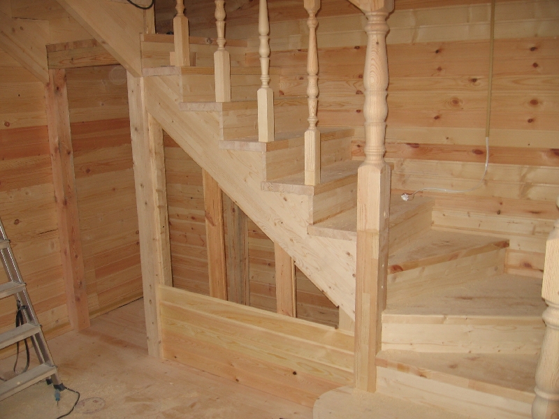 строительство деревянных лестниц